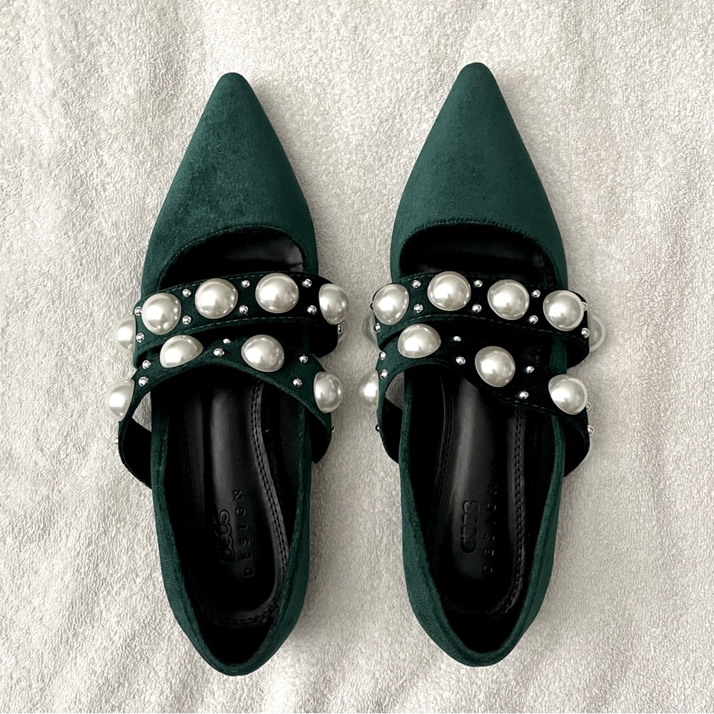 NWT ASOS Velvet Pearl Flats